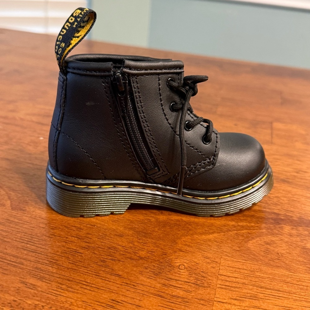 Dr. Martens Infant 1460 Softy T Leather Lace Up Boots Black Kids Lace-Up Boots 6 - Picture 2 of 12